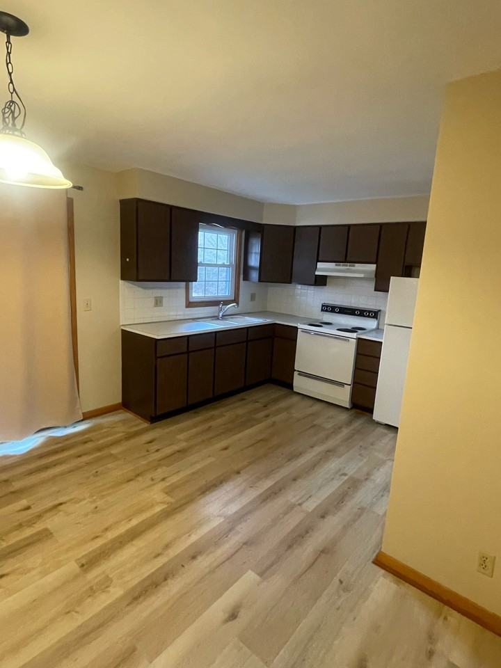 1318 Stevenson Road - Photo 5 of 11