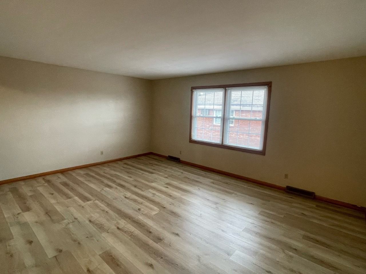 1318 Stevenson Road - Photo 7 of 11