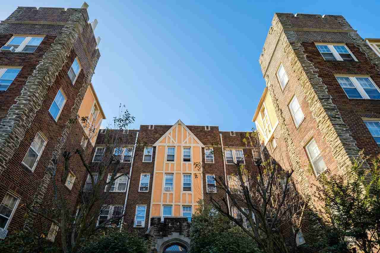 Kentwell Hall Apartments - Photo 5 of 9