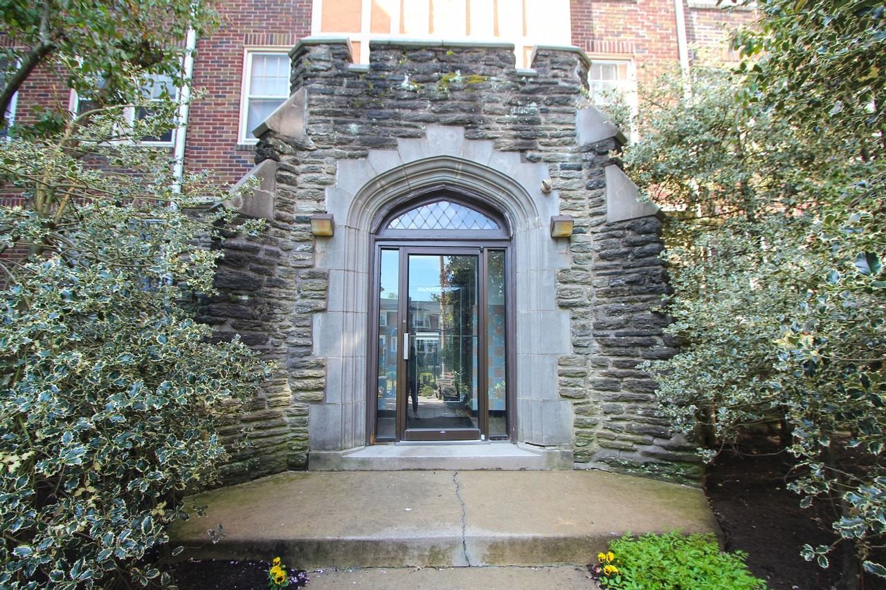 Kentwell Hall Apartments - Photo 7 of 9