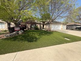 featured image of 2650 W Oakridge Ave