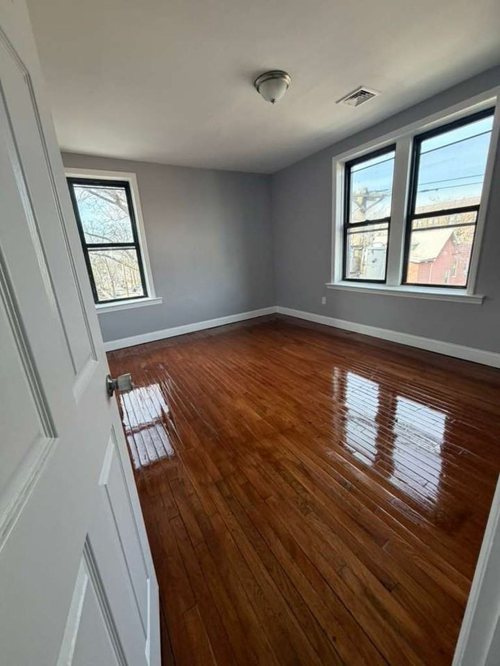 702 Chancellor Avenue LLC - Photo 3 of 9