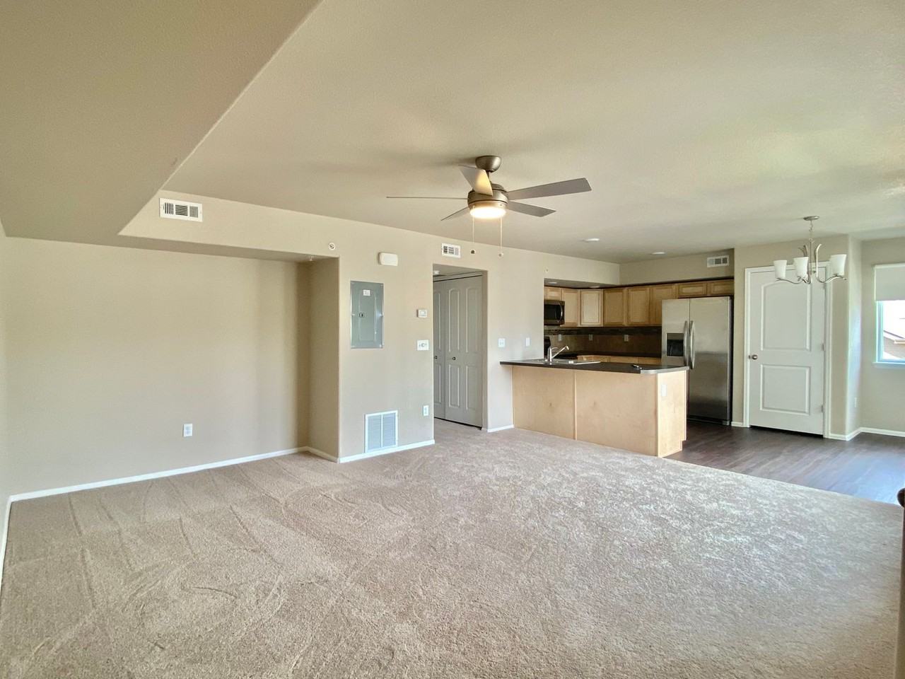 5551 29th St - Photo 2 of 24