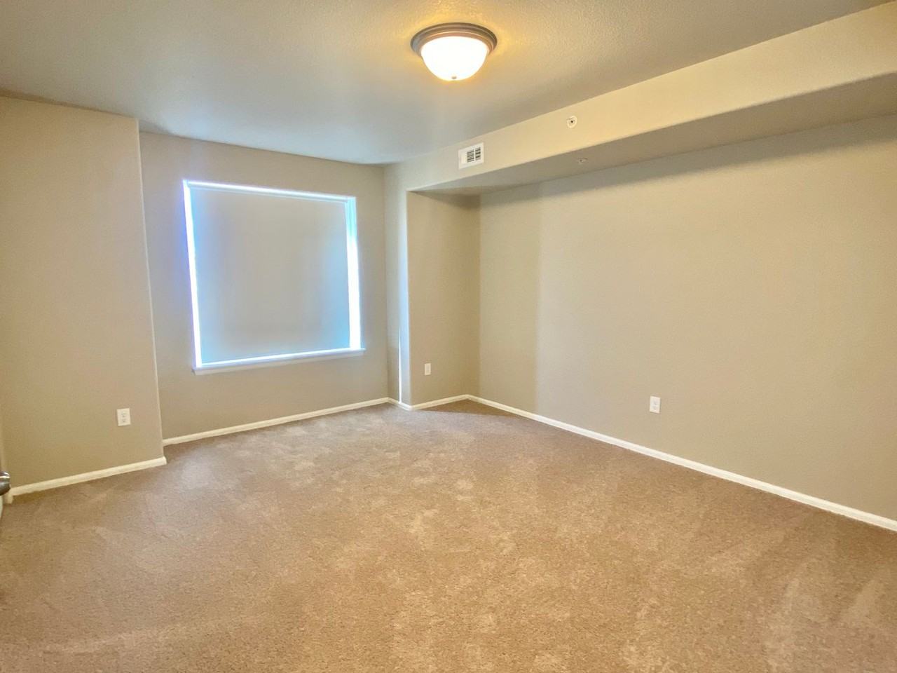 5551 29th St - Photo 4 of 24