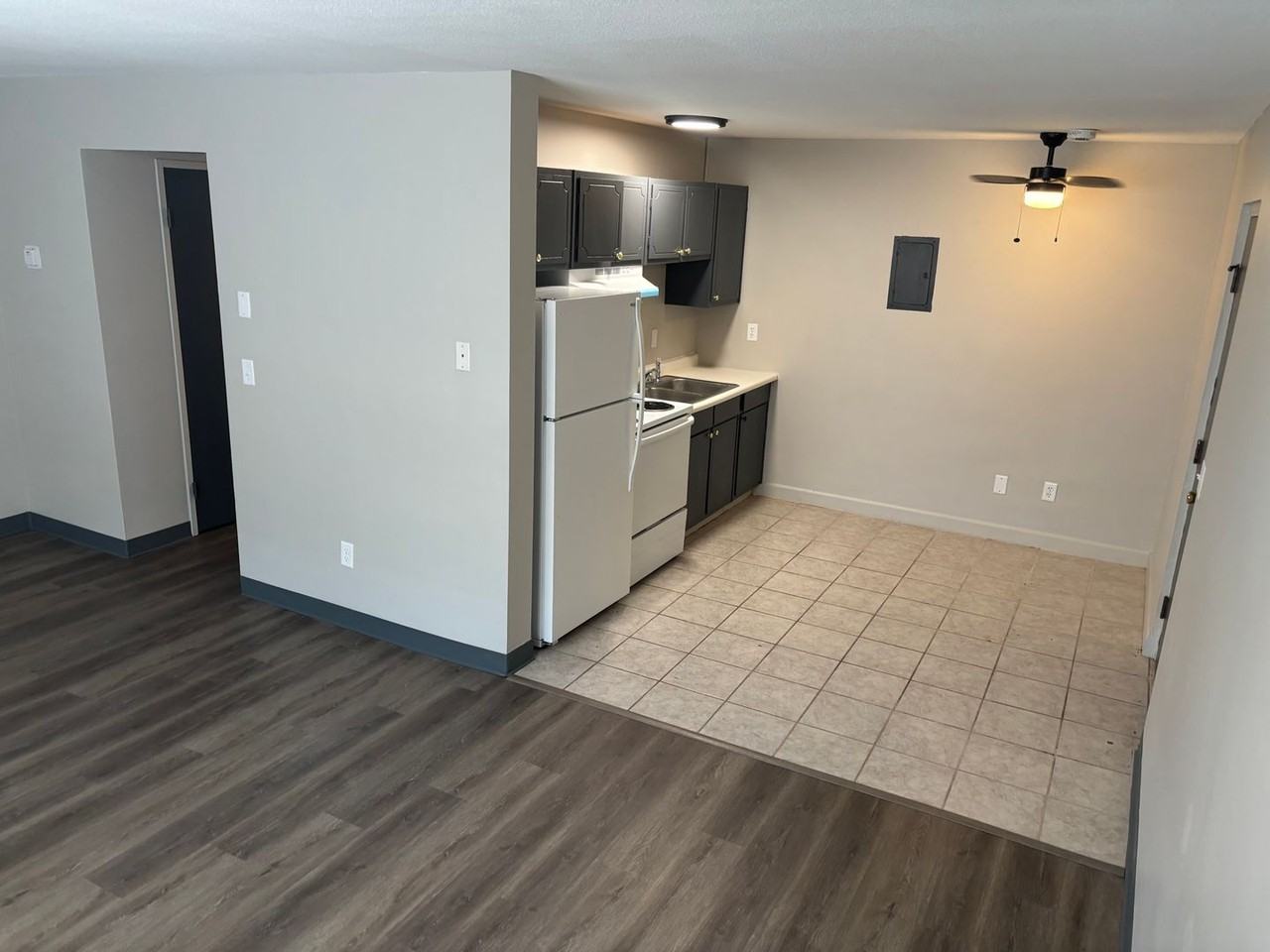 Grand - Photo 2 of 25