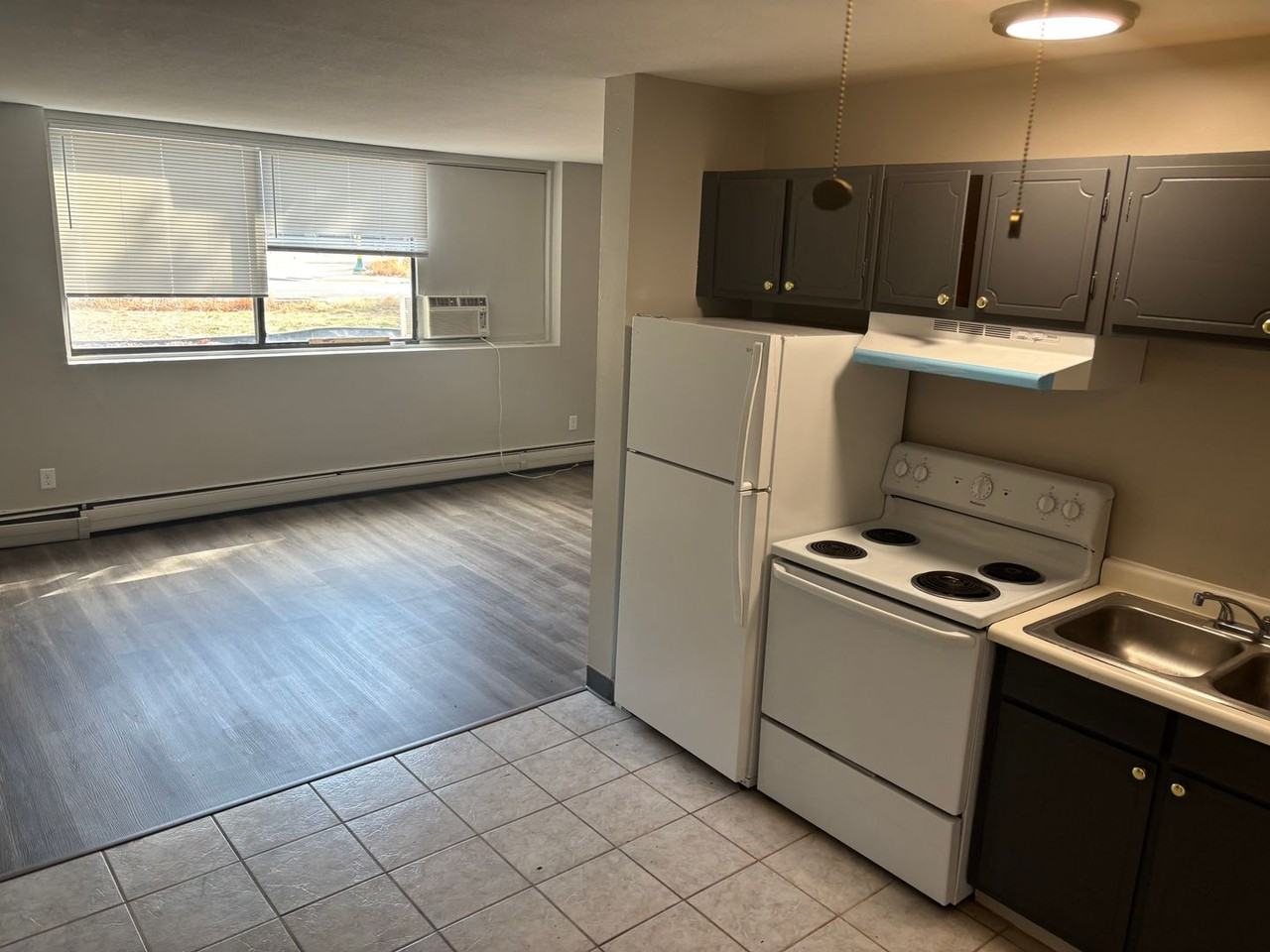 Grand - Photo 6 of 25