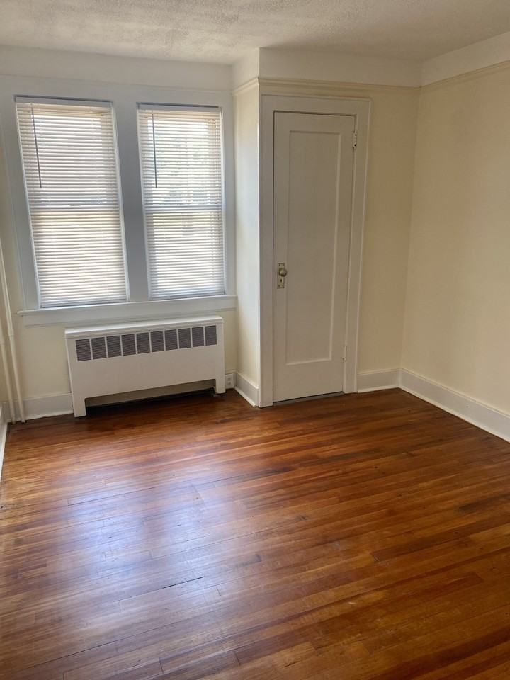 Tuckahoe:  81 Wallace & 39 Maynard: - Photo 4 of 7