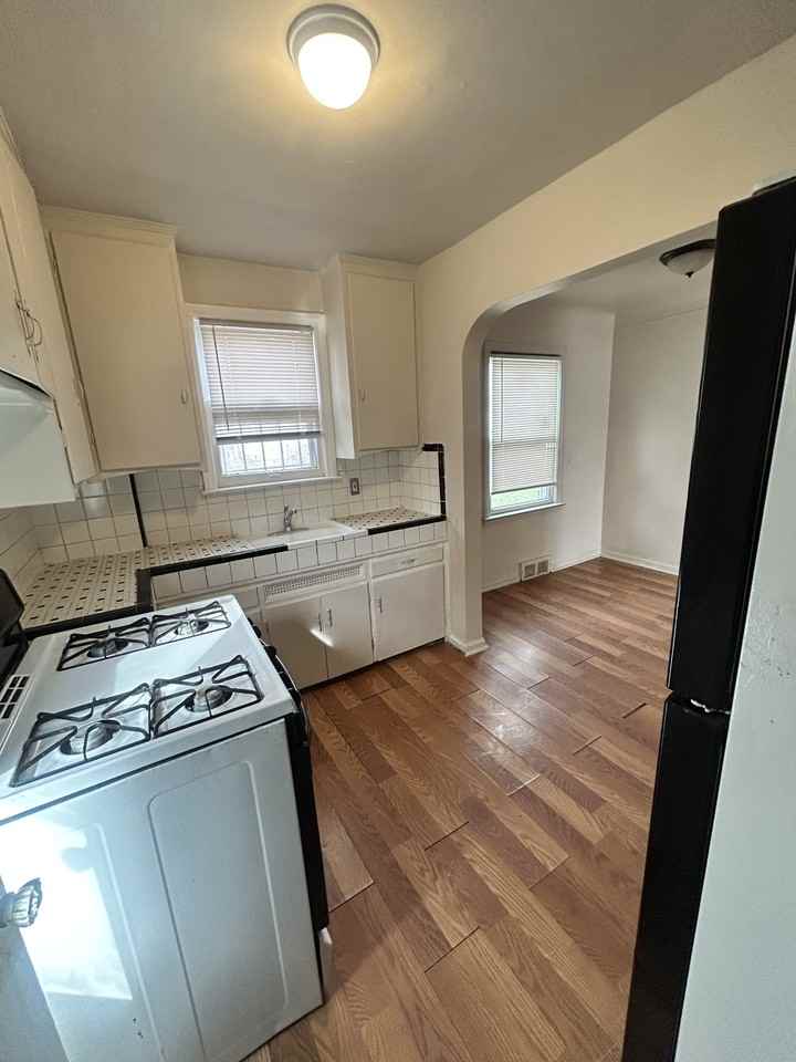 19501 Hoover St - Photo 2 of 12