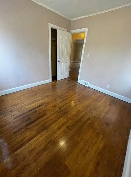 19212 Cliff St Lower - Photo 4 of 9