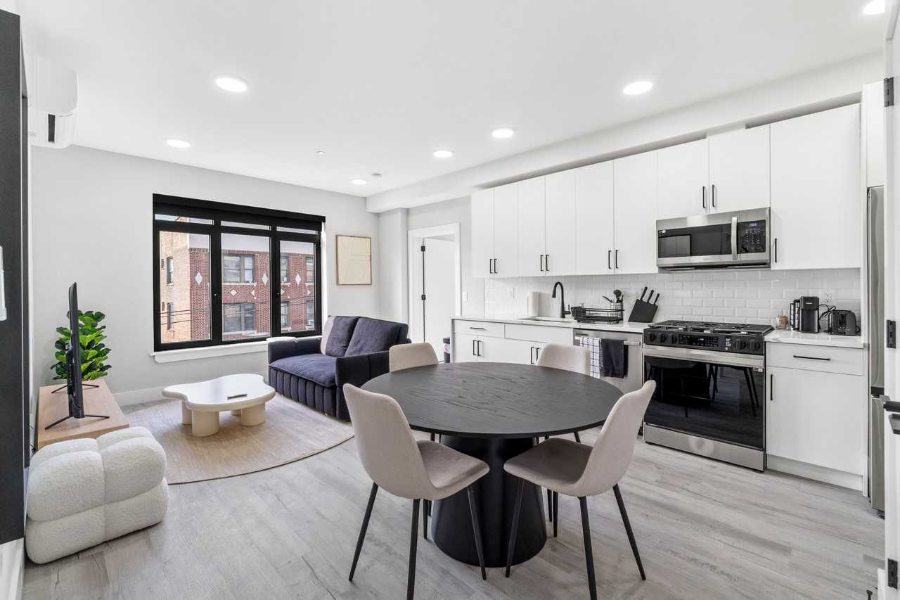 80 Romaine Avenue - Photo 3 of 31