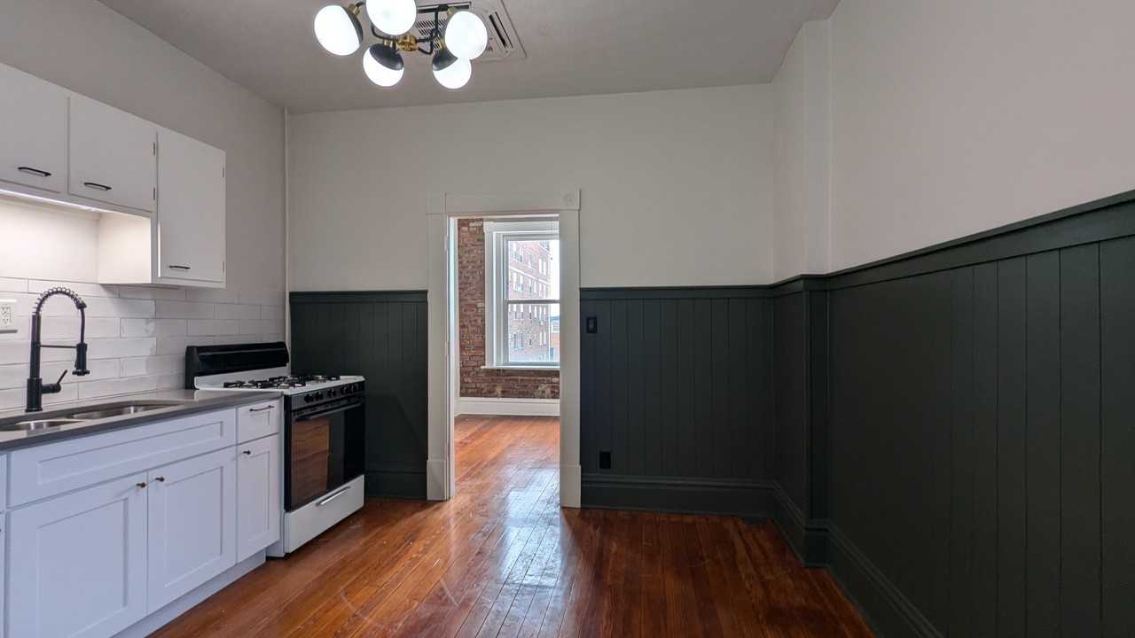 128 North Broad Street - Photo 7 of 42