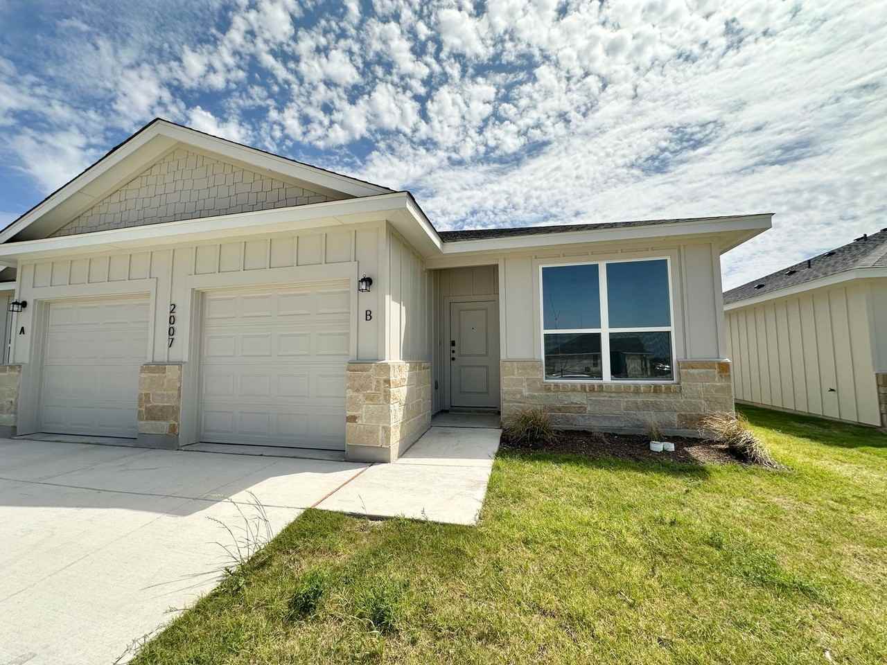 2007 Bear Grass Ridge Rd - Photo 2 of 32