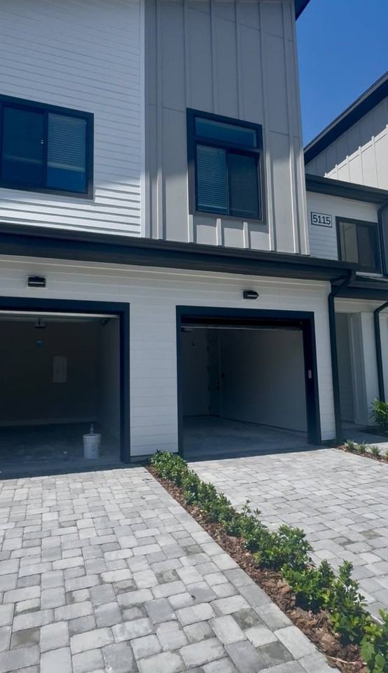 5200 W Tyson Ave - Photo 2 of 20