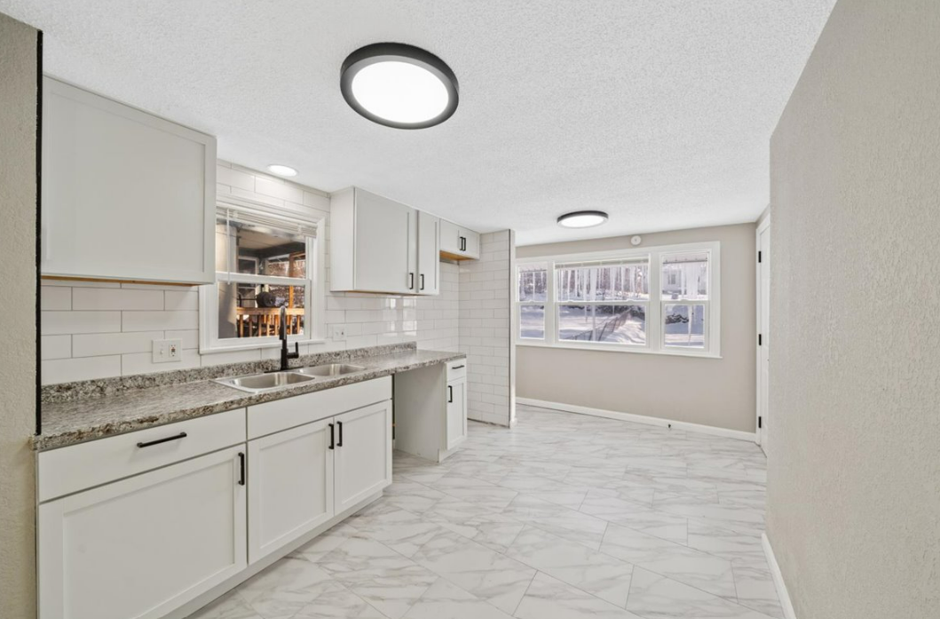 2713 Elmwood Ave - Photo 4 of 9