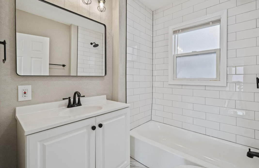 2713 Elmwood Ave - Photo 7 of 9