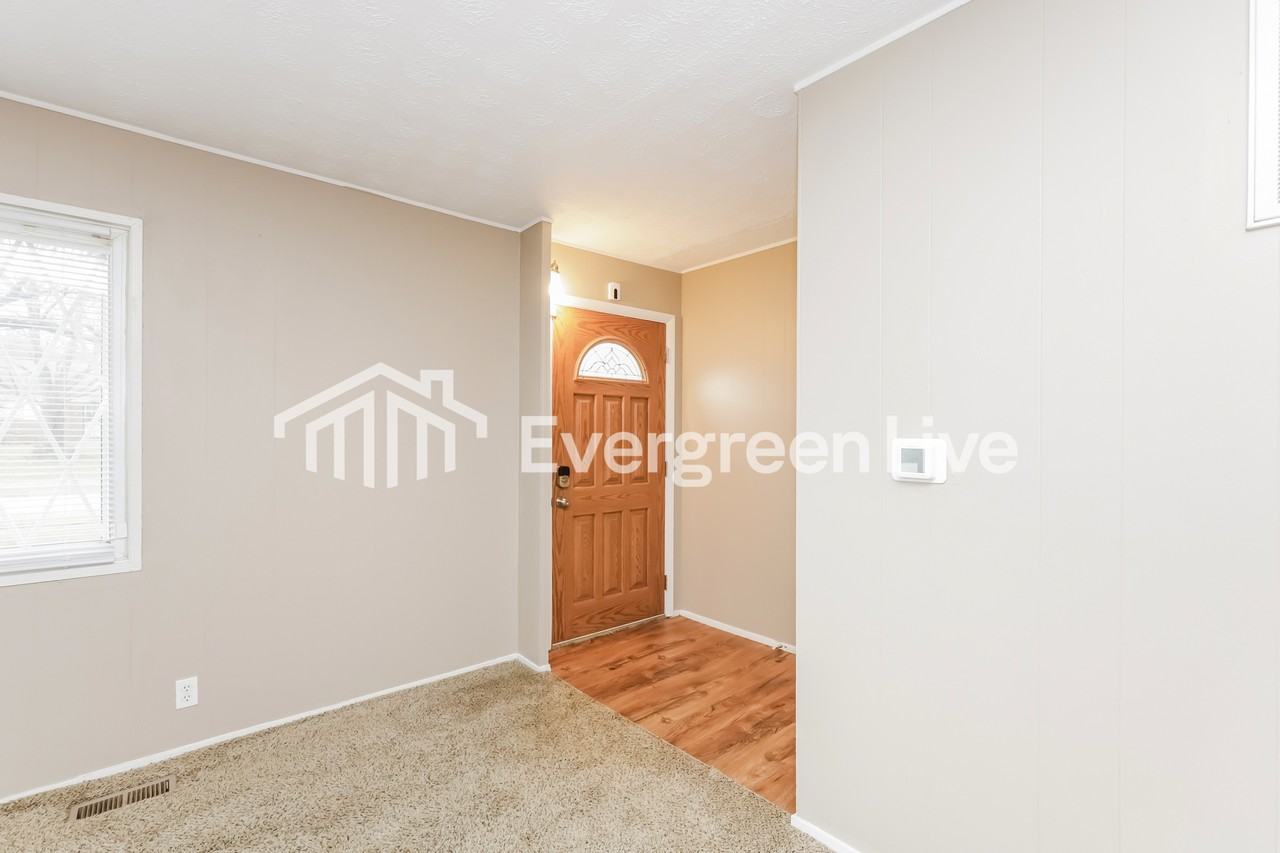 8892 Neptune Dr - Photo 3 of 15