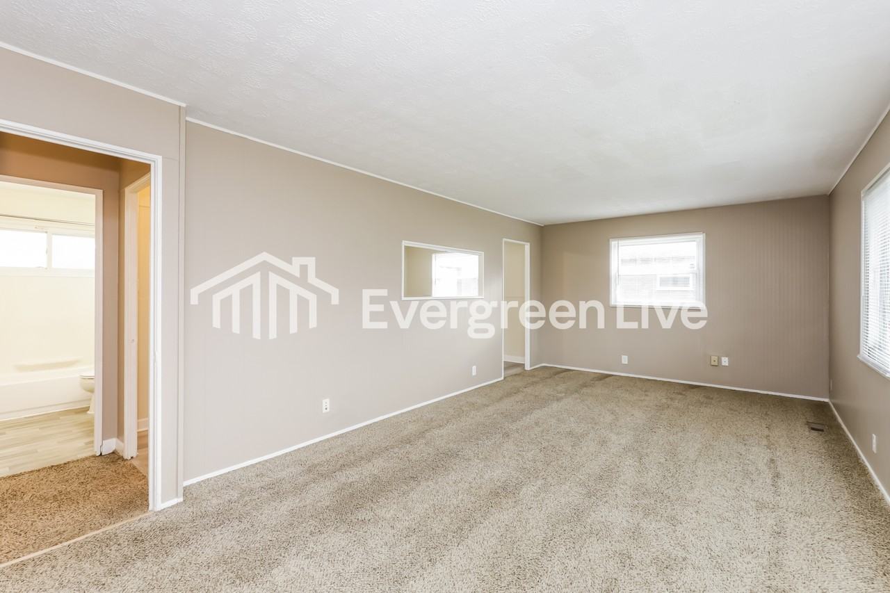 8892 Neptune Dr - Photo 4 of 15