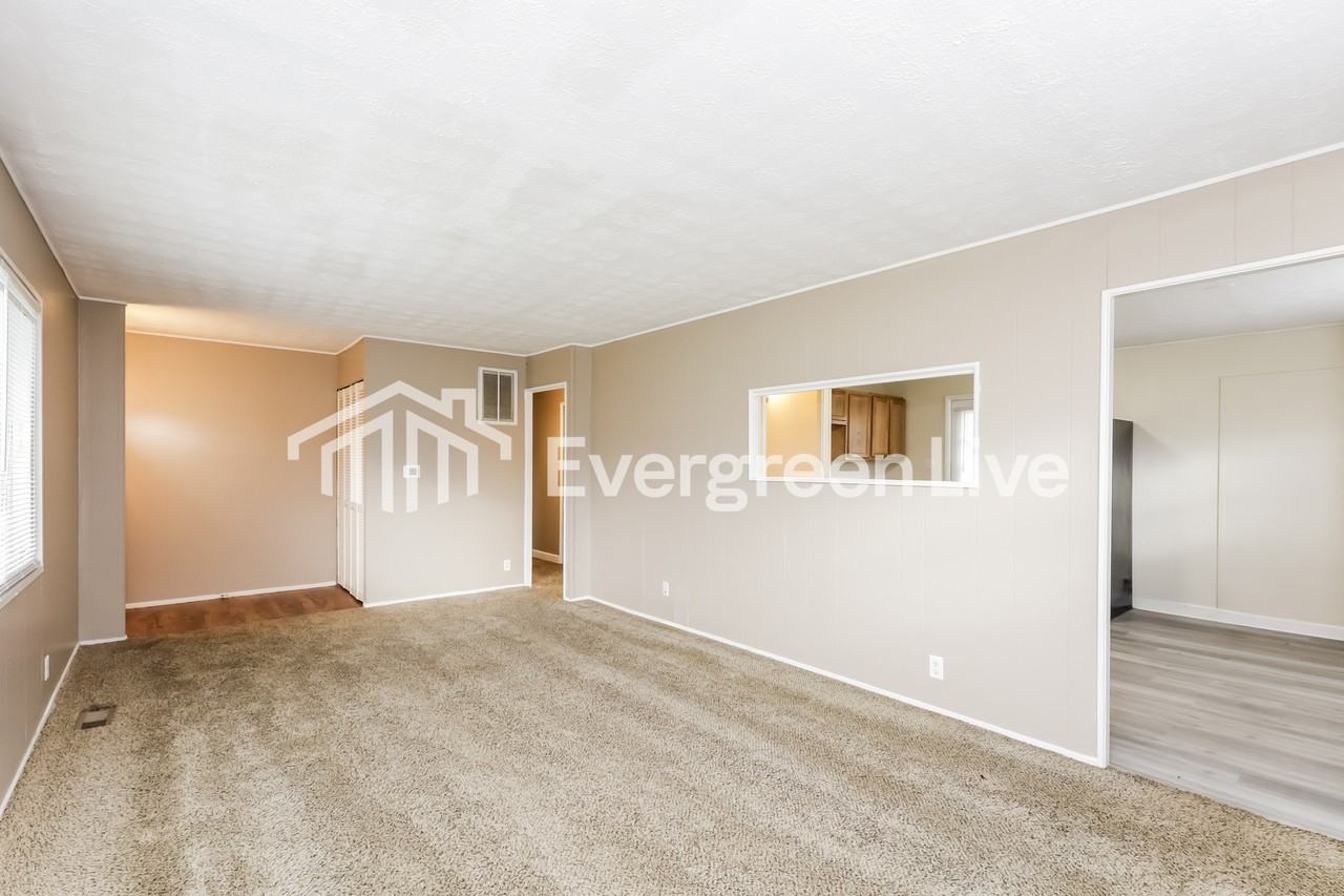 8892 Neptune Dr - Photo 5 of 15