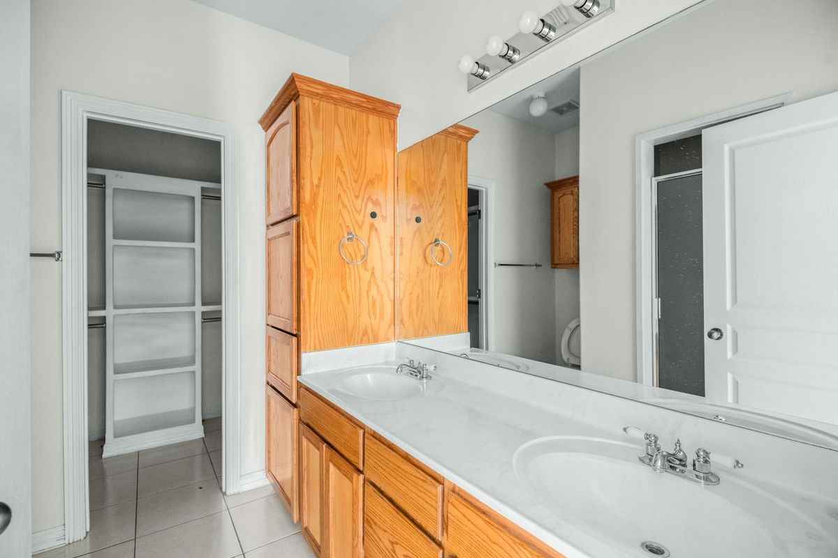 3036 Scotland Dr - Photo 6 of 16