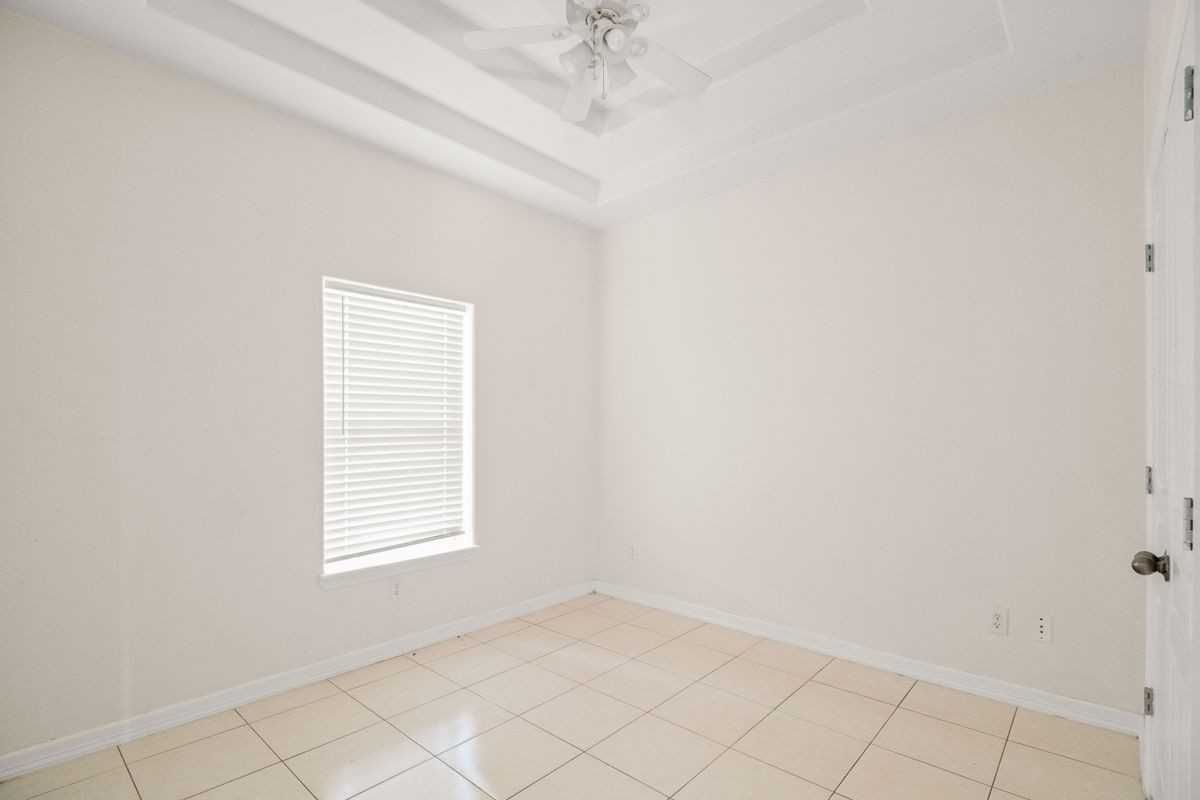3036 Scotland Dr - Photo 7 of 16