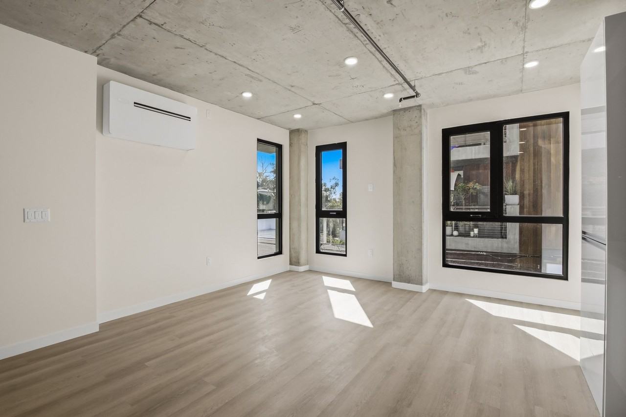 10th and Robinson - Photo 7 of 15