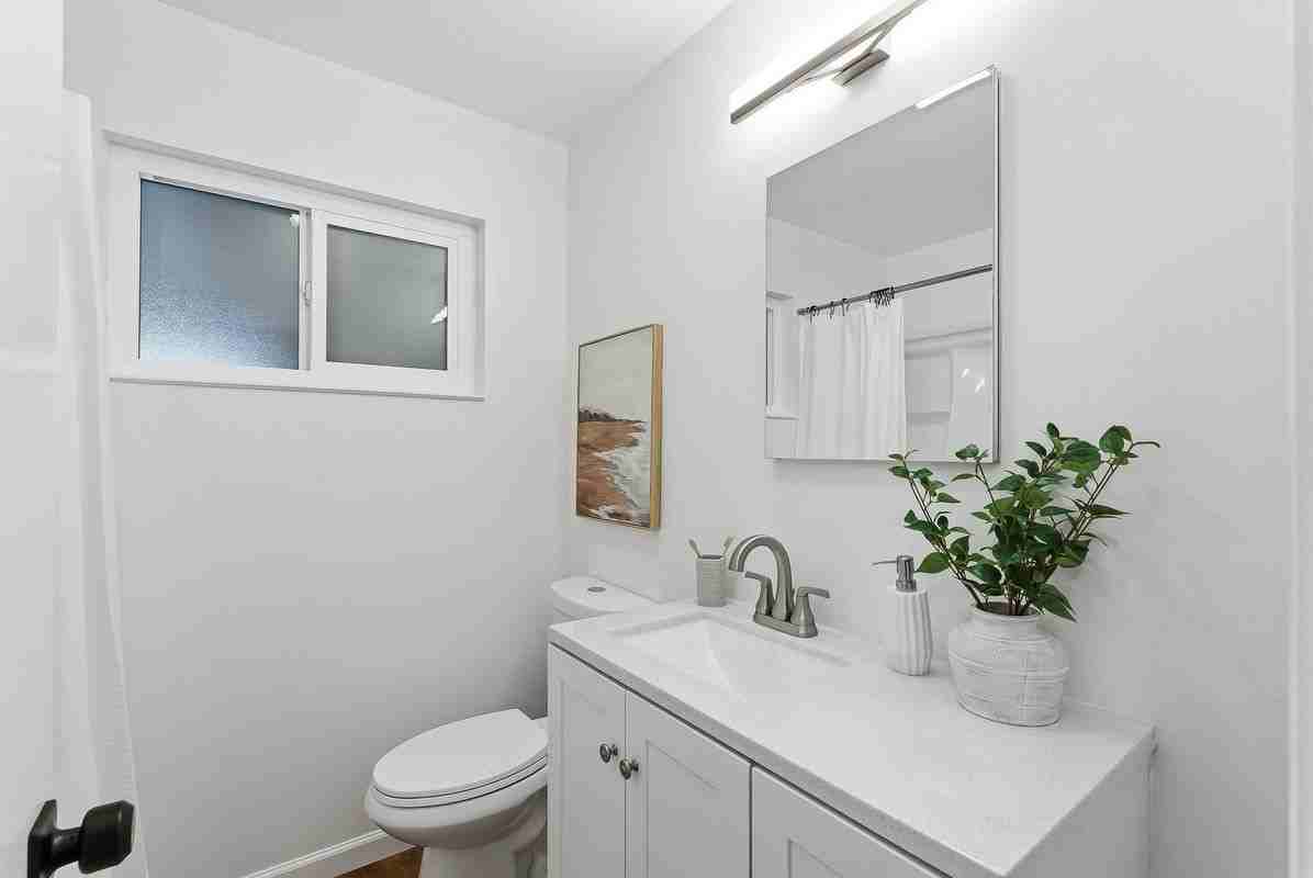 446 Waddington Ave - Photo 2 of 14