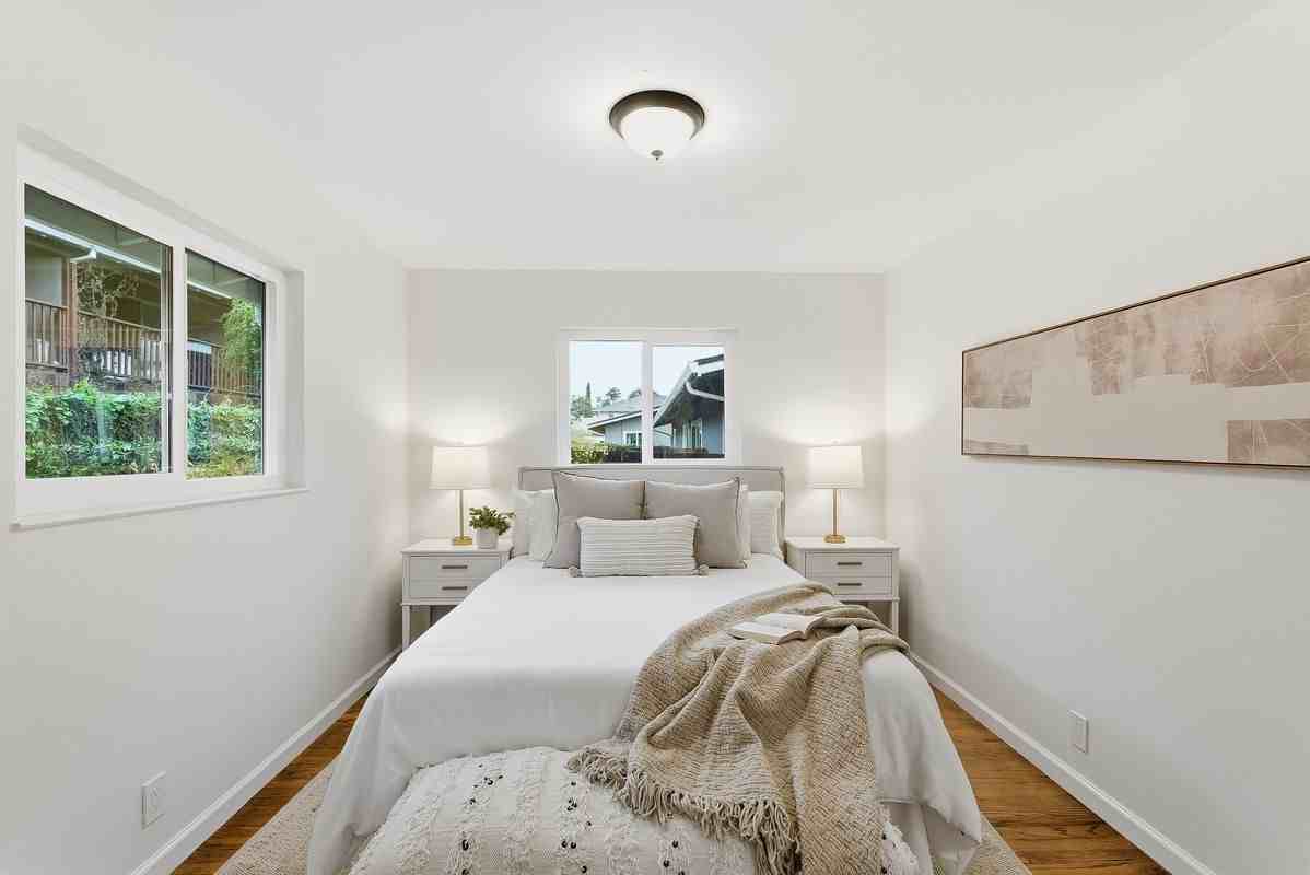 446 Waddington Ave - Photo 3 of 14