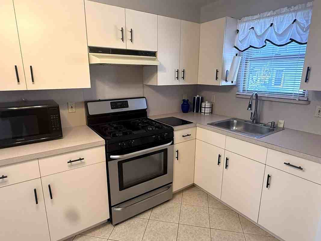 47 Harding Ct - Photo 3 of 19