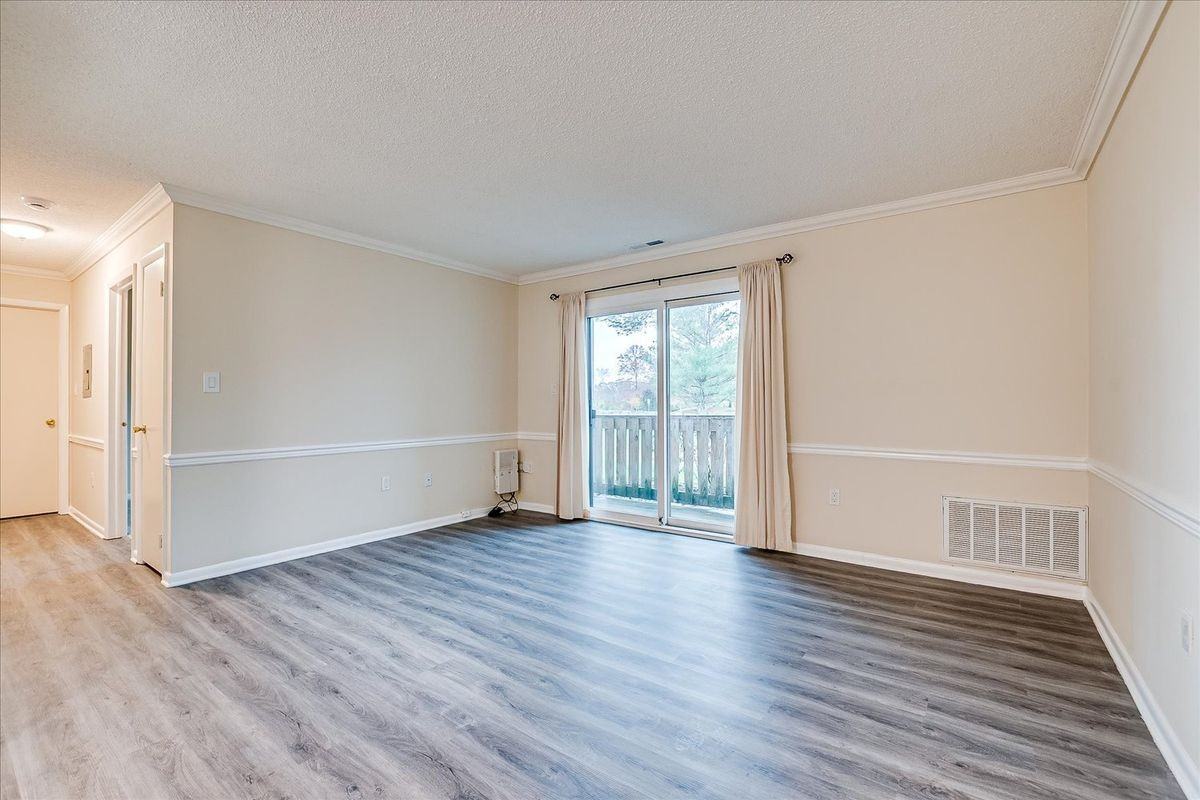 211 Ravens Crest Dr - Photo 5 of 23