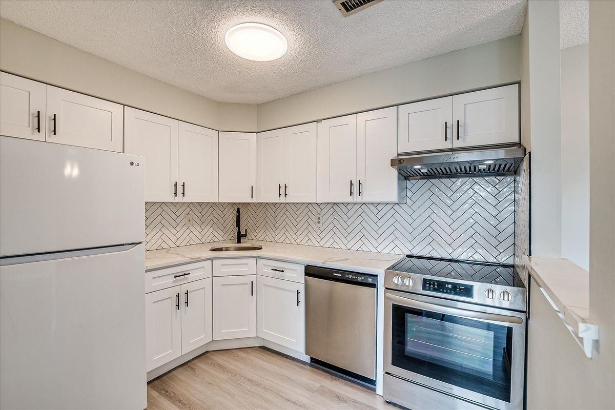 807 Aspen Dr - Photo 6 of 19