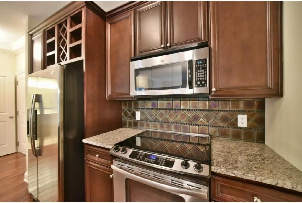 901 Abernathy Rd - Photo 3 of 12