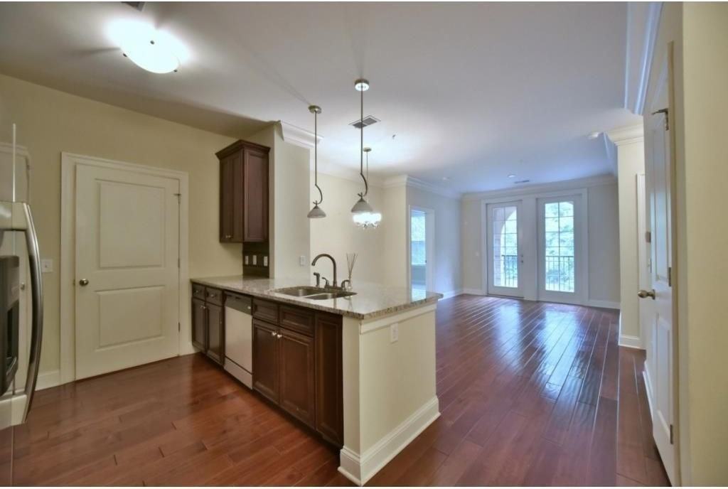 901 Abernathy Rd - Photo 5 of 12