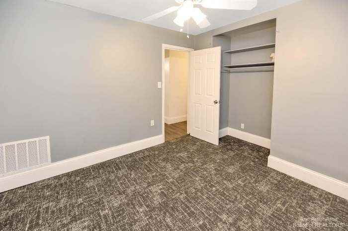 20053 Wyoming St - Photo 3 of 12