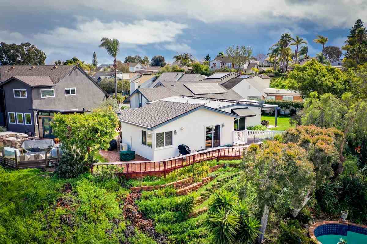 24261 Cortes Dr ##B - Photo 3 of 19