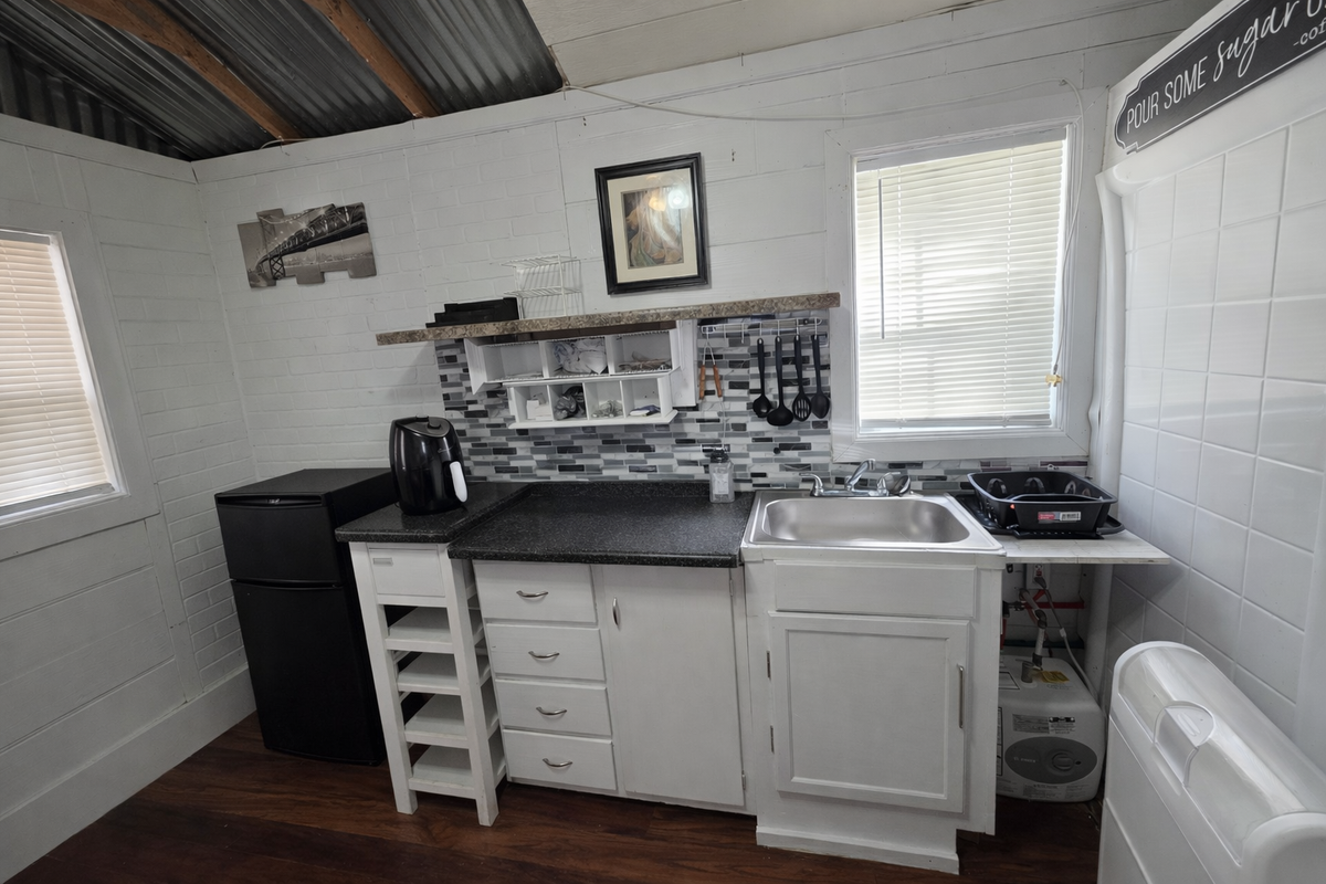 2298 Tilson Cir - Photo 5 of 8