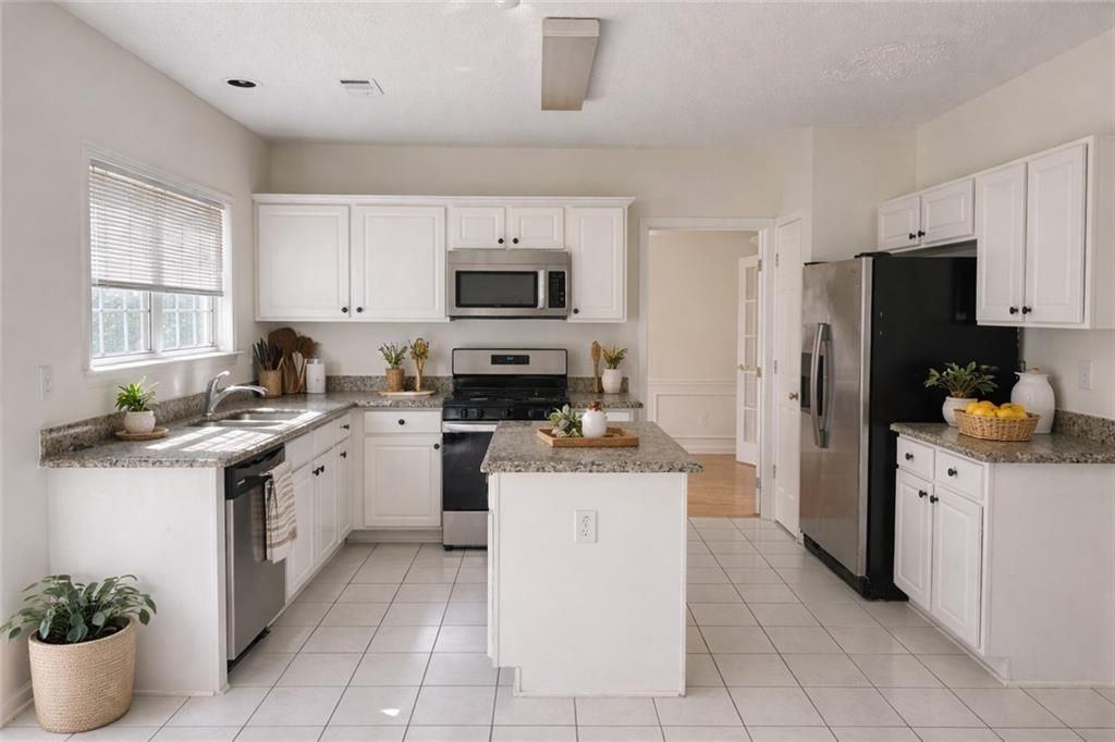 3491 Chastain Glen Ln Ne - Photo 4 of 9