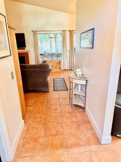 6736 Foxhall Ct - Photo 4 of 43