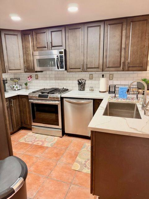 6736 Foxhall Ct - Photo 7 of 43