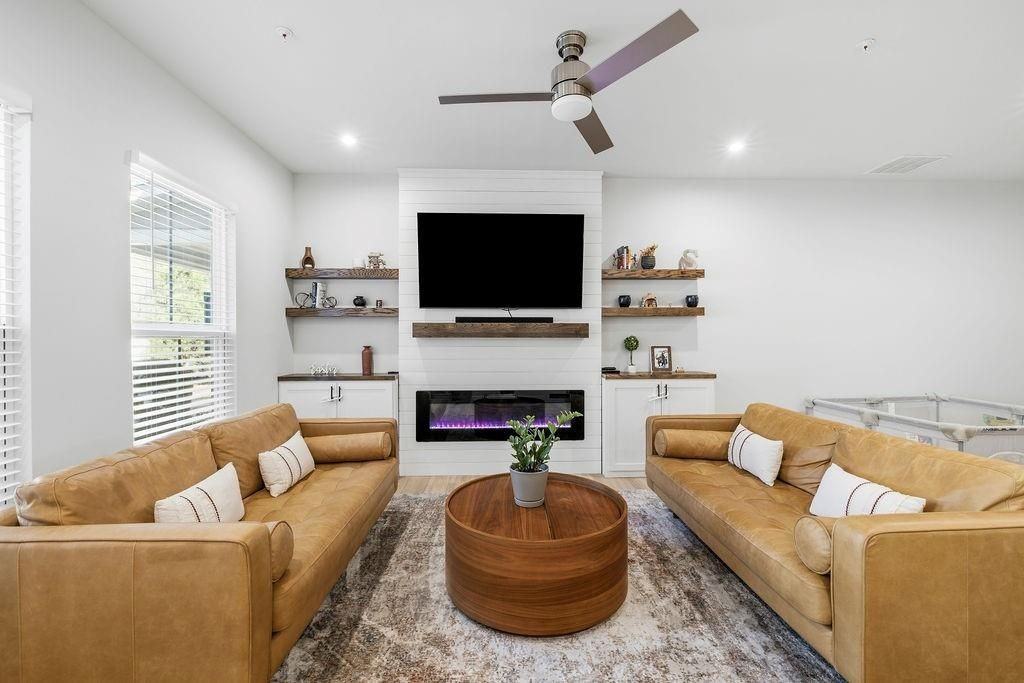 440 Millsap Way - Photo 2 of 33