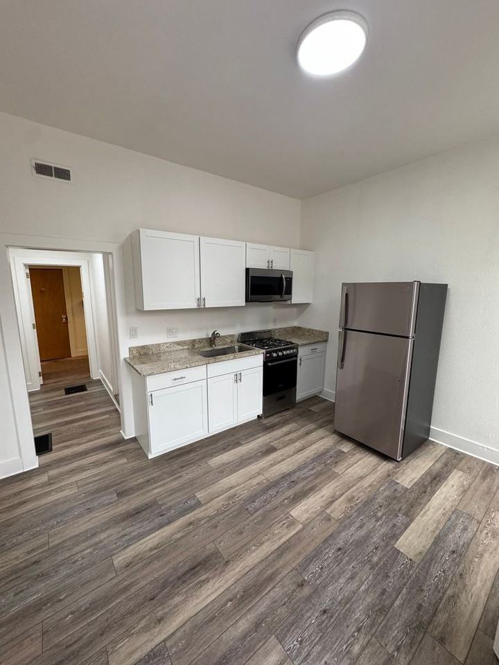 412 8th Street - Photo 7 of 16