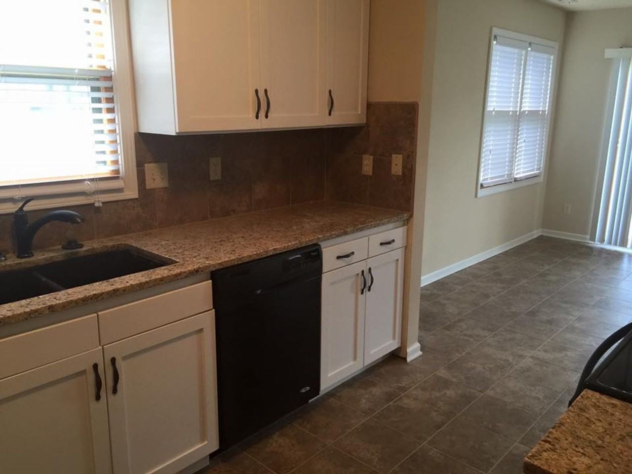 4428 Adam Ave - Photo 6 of 42