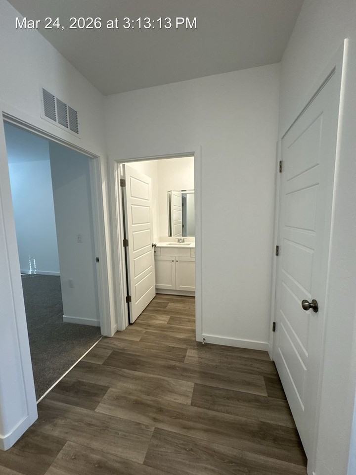 2440 S Aubree St - Photo 3 of 45