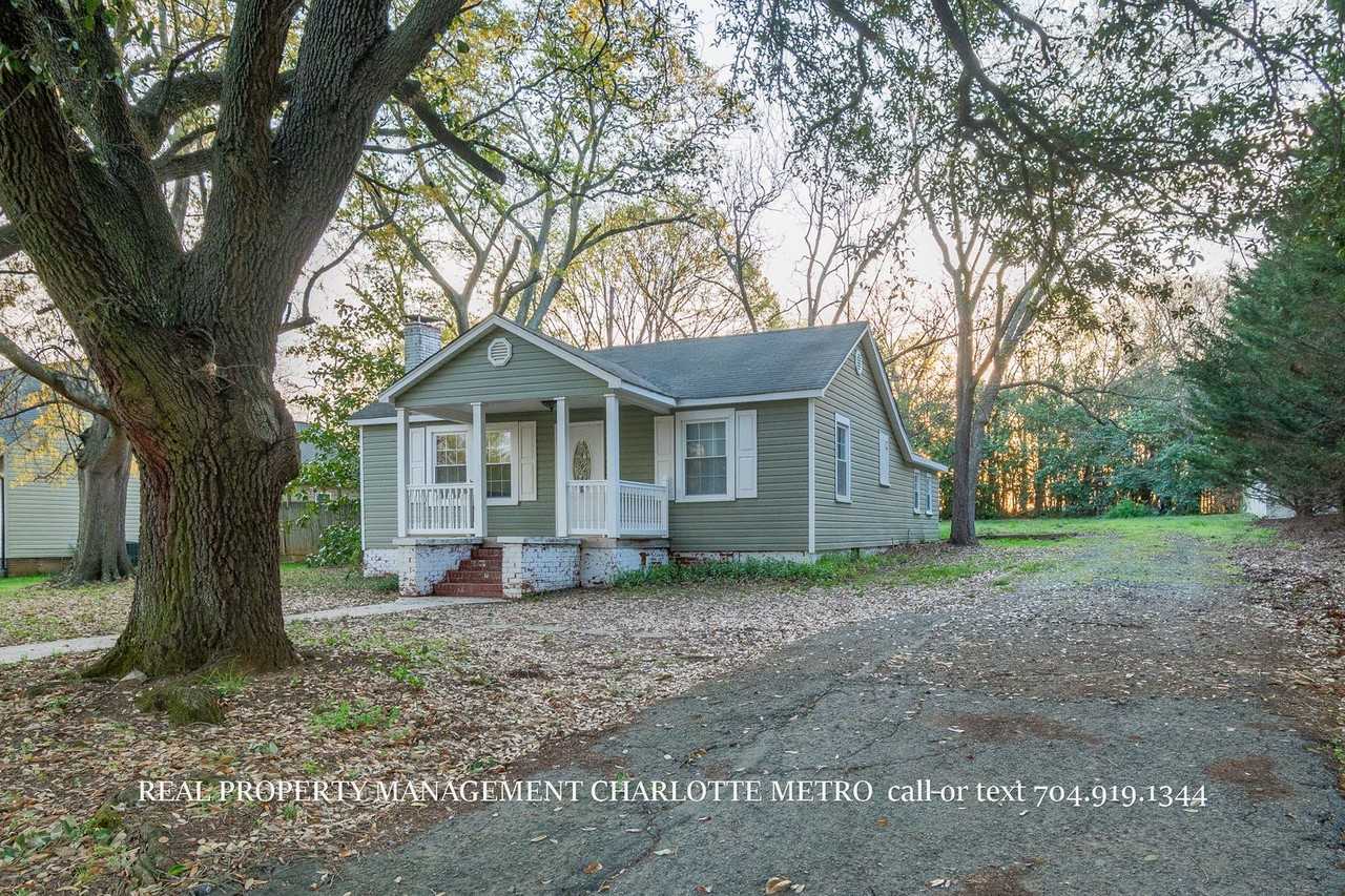 411 Johnston Dr - Photo 2 of 24