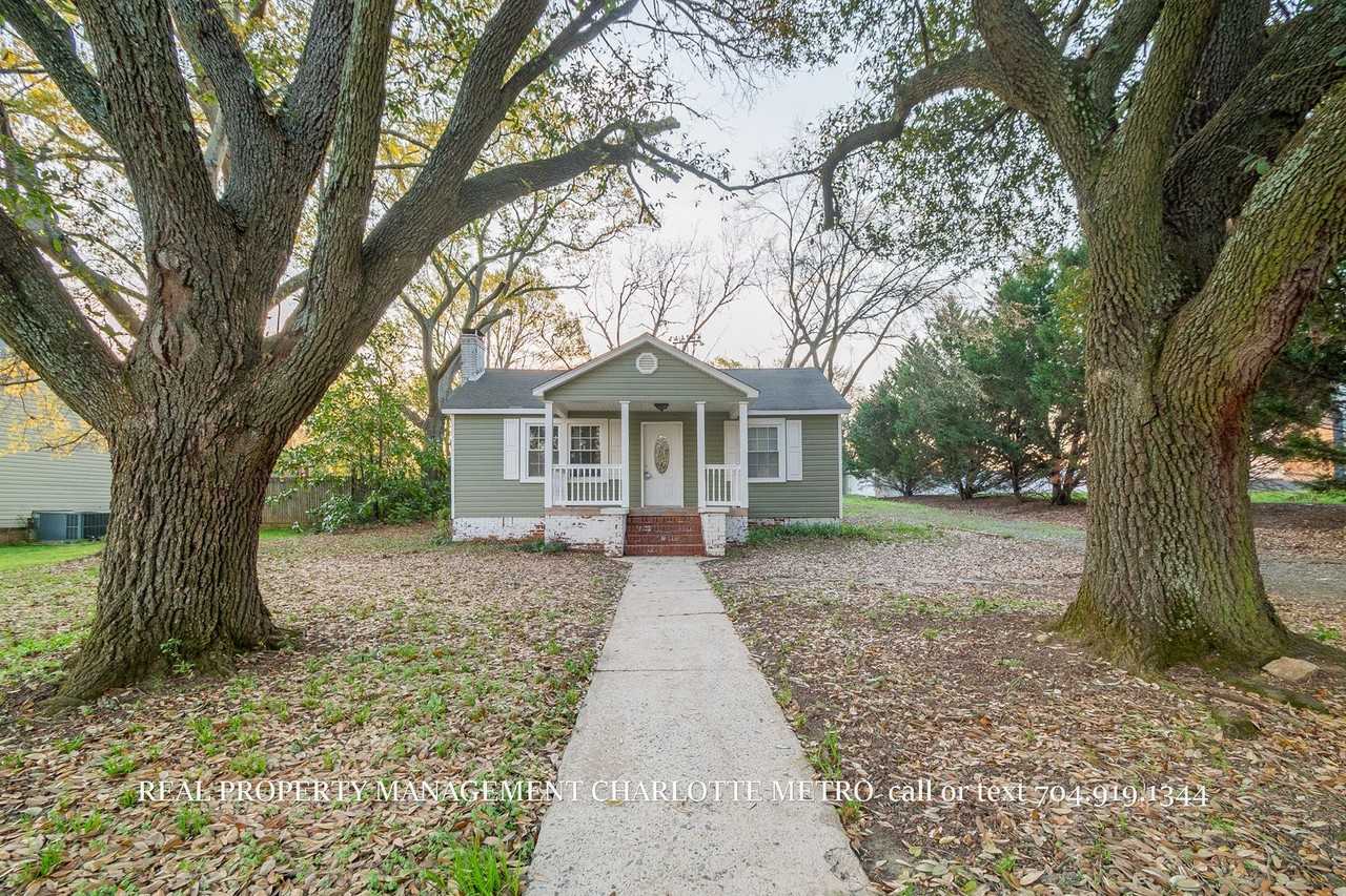 411 Johnston Dr - Photo 3 of 24