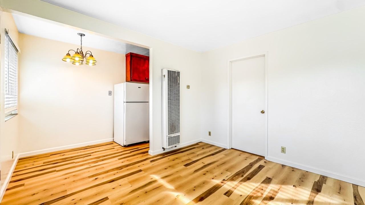 1250 E St #7 - Photo 2 of 10