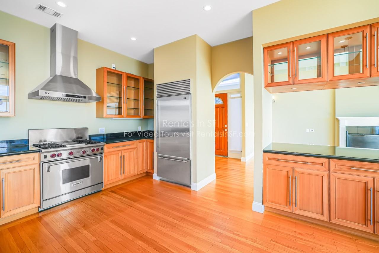 450 Lansdale Ave - Photo 4 of 37