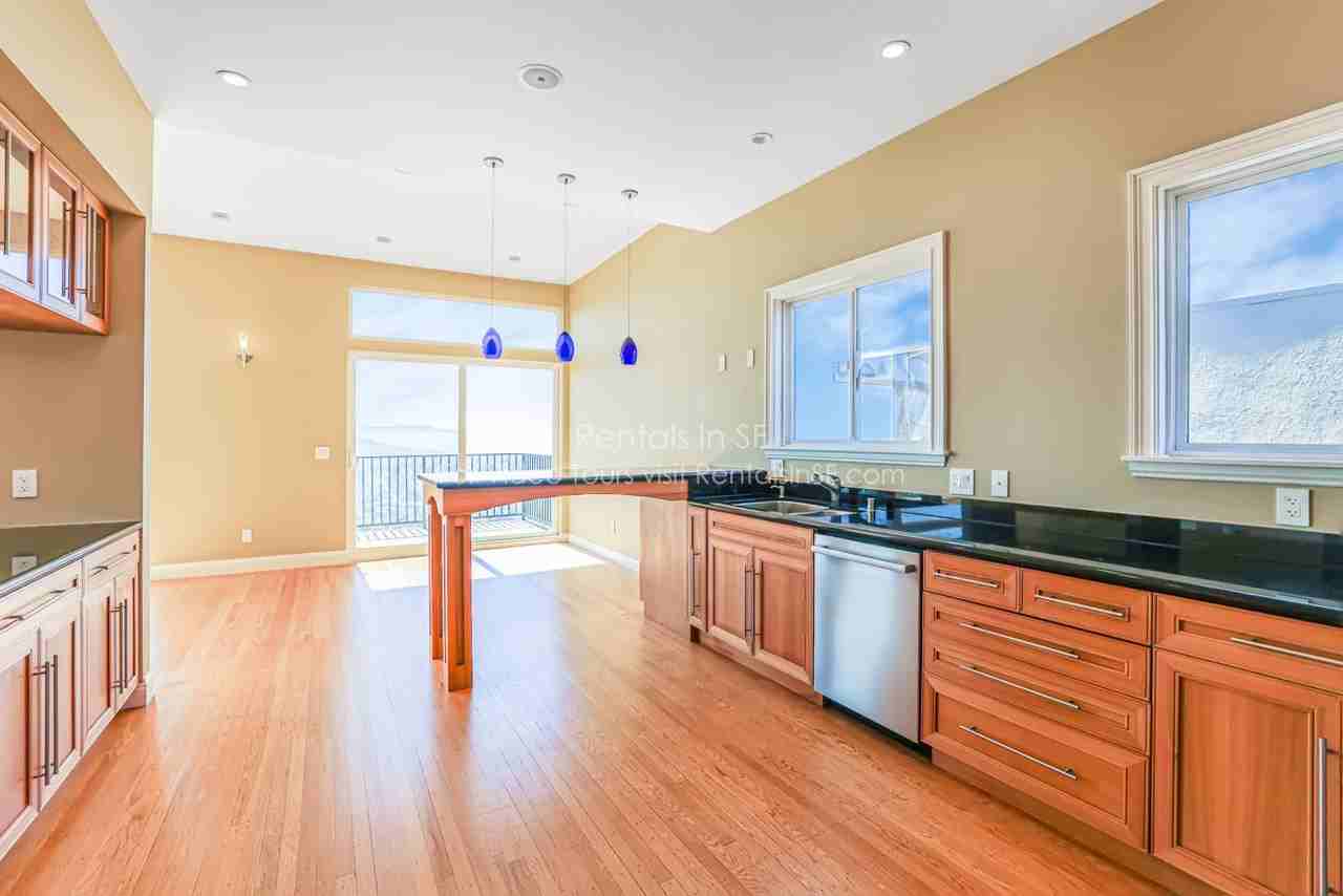 450 Lansdale Ave - Photo 5 of 37