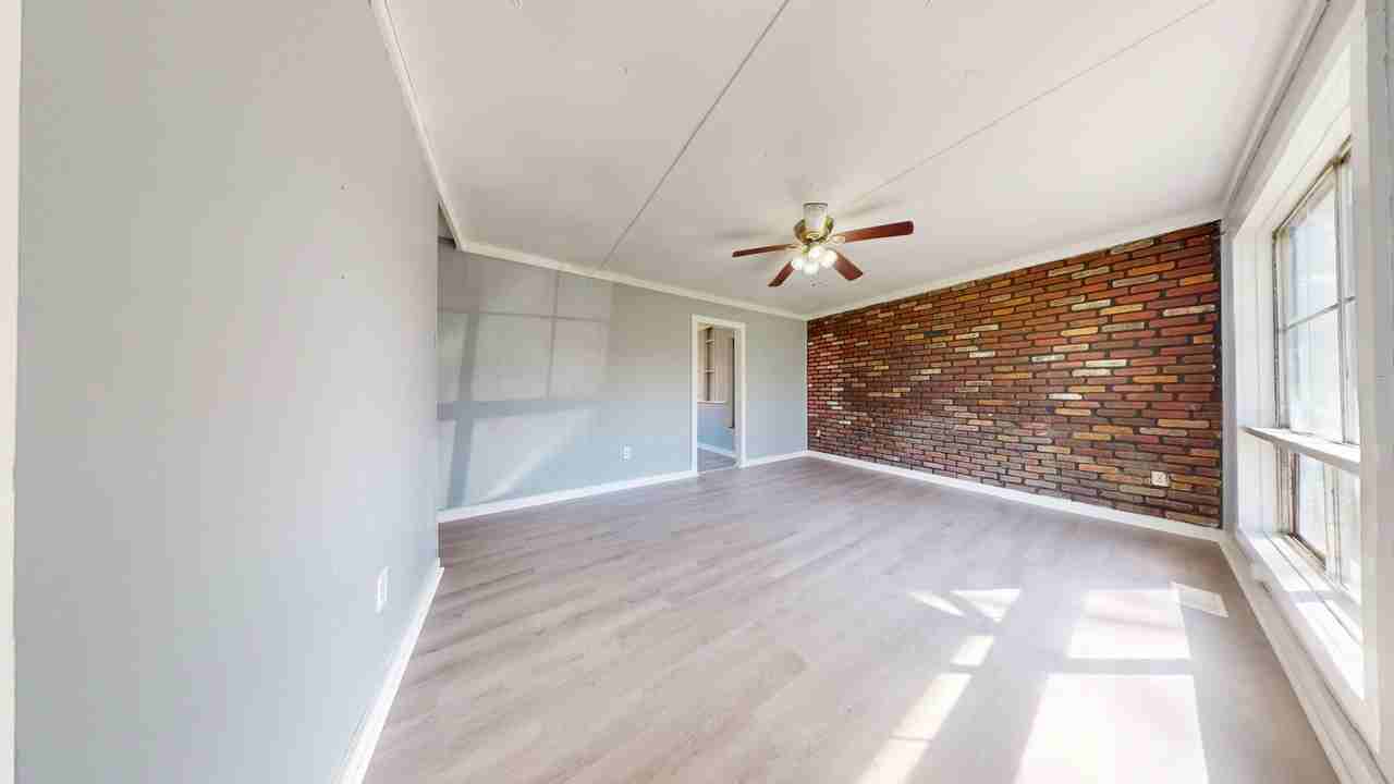 1991 Woodmont Rd - Photo 2 of 11
