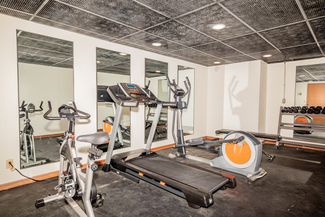 Riverview Tower Apartments - Photo 3 of 3