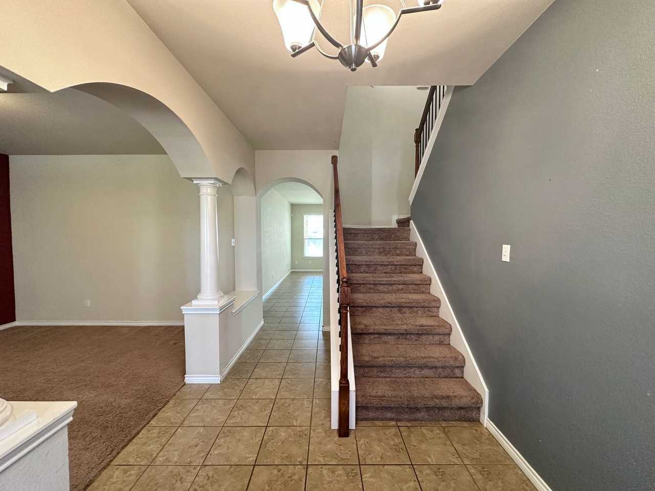 1200 Rocky Ridge Trl - Photo 2 of 44